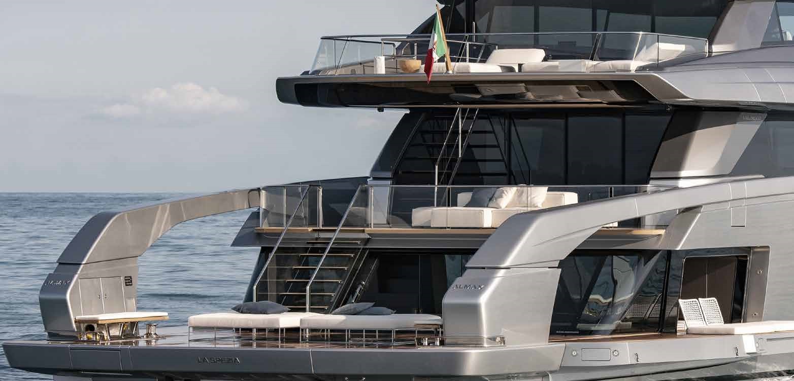 Yacht LA LUNA, SANLORENZO SX112 CHARTERWORLD Luxury Superyacht Charters